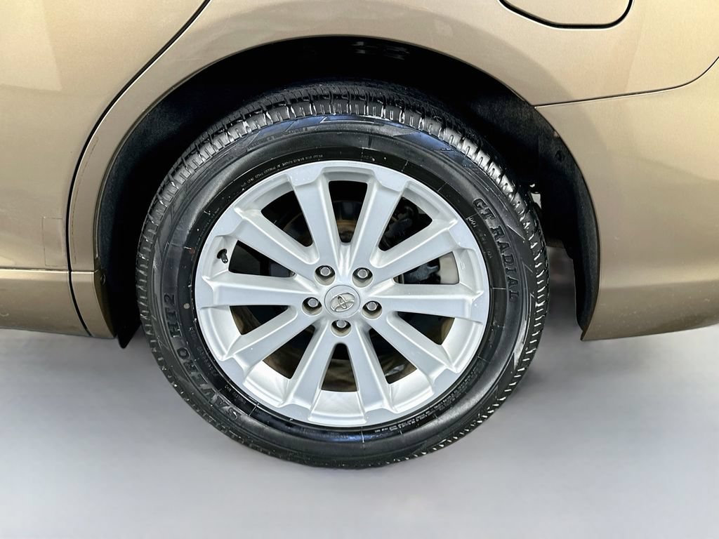 Used 2011 Toyota Venza w/ Leather Pkg FWD image 32