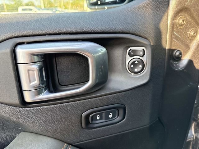 Used 2024 Jeep Gladiator Mojave image 18