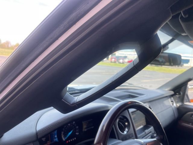 Used 2017 Ford Expedition Platinum image 28