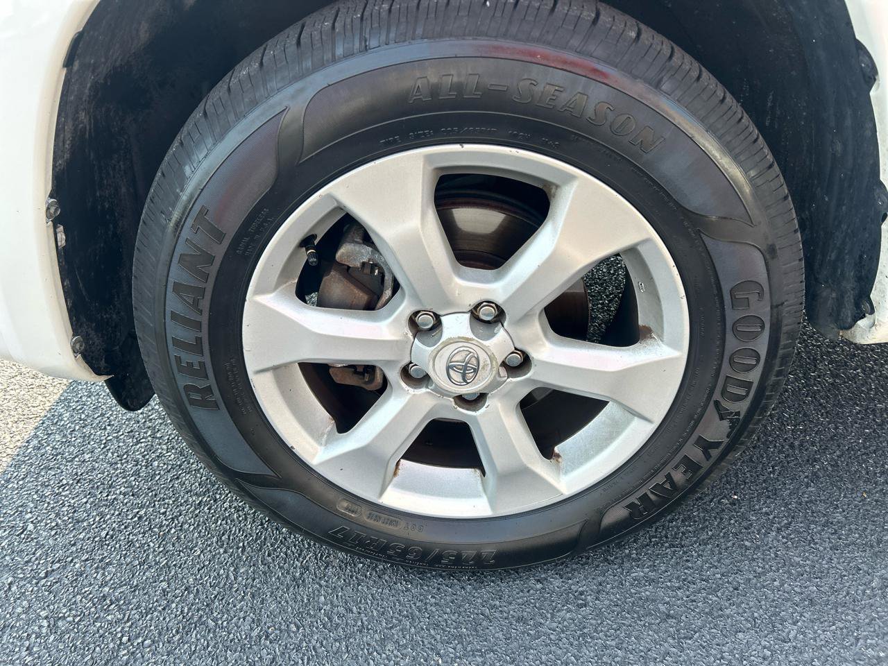 Used 2011 Toyota RAV4 Limited AWD/4WD image 9