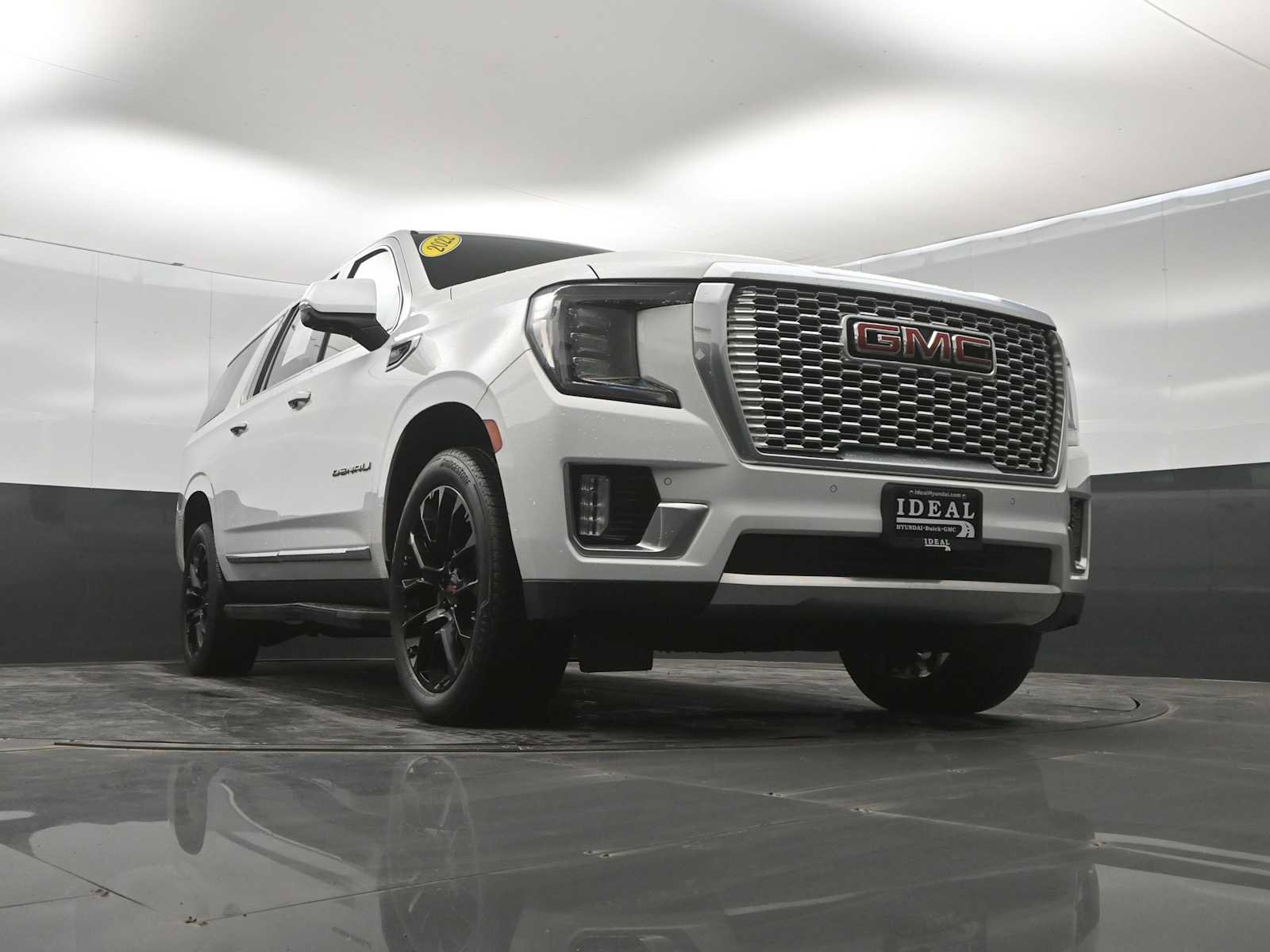 Used 2022 GMC Yukon XL Denali AWD/4WD image 33