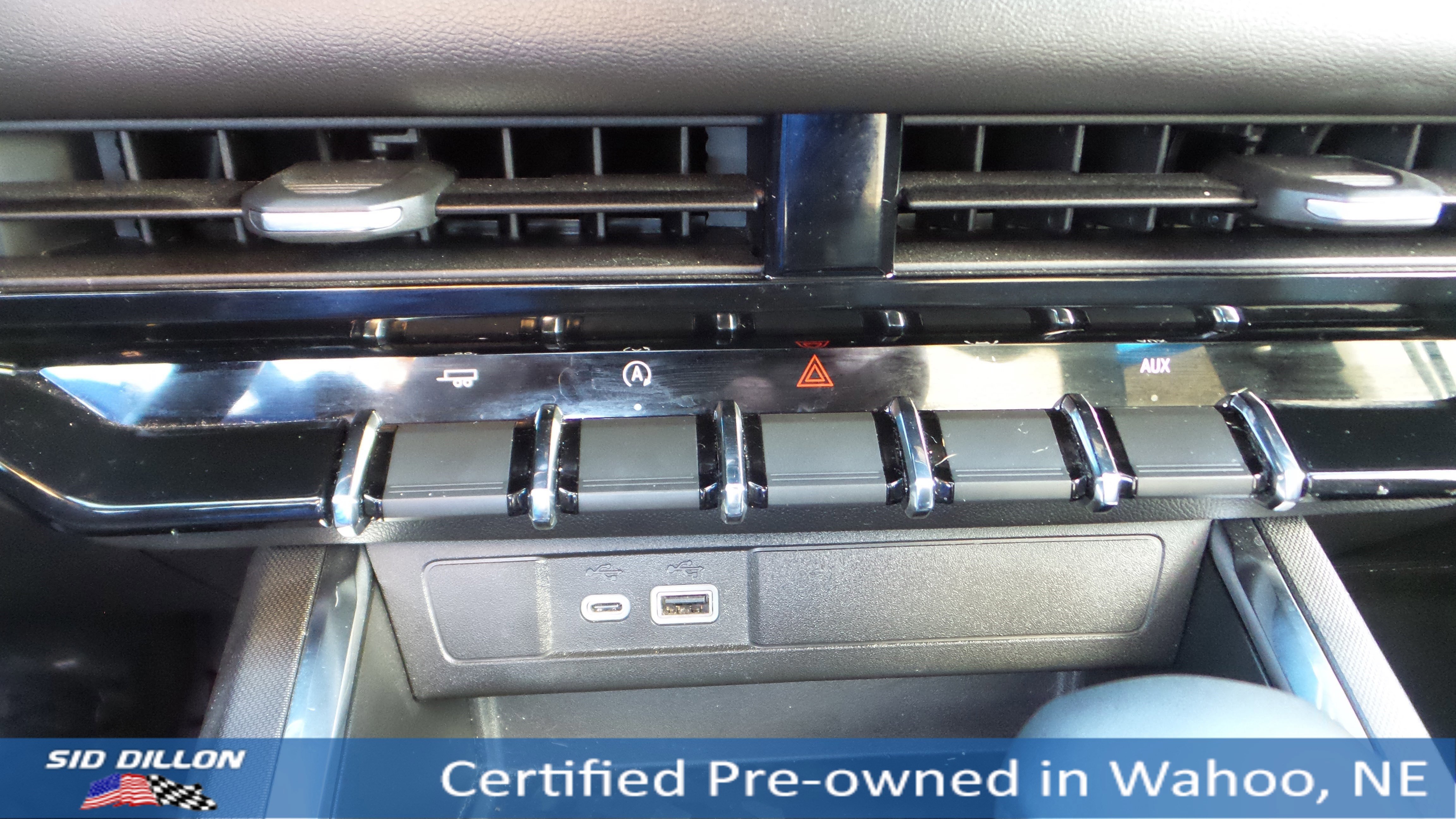 Used 2024 GMC Canyon Elevation w/ Elevation Premium Package image 16