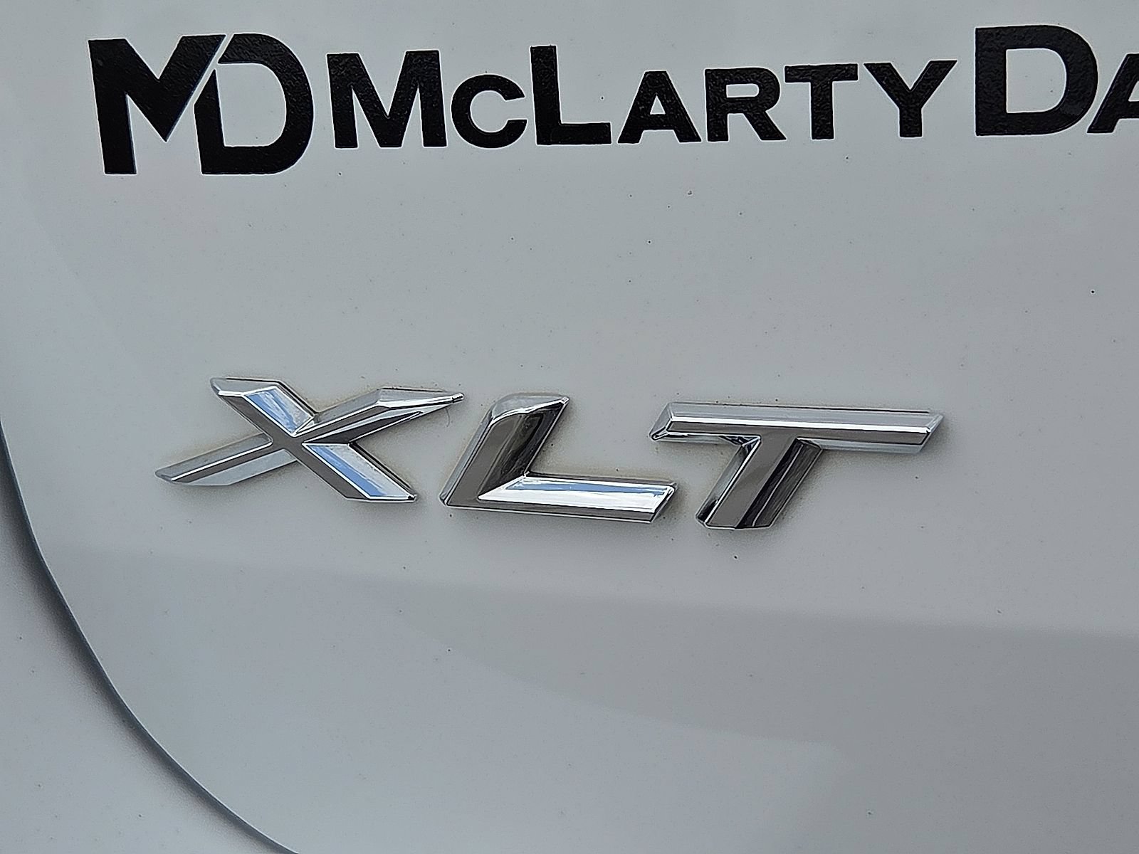 Used 2024 Ford Explorer XLT AWD/4WD image 9