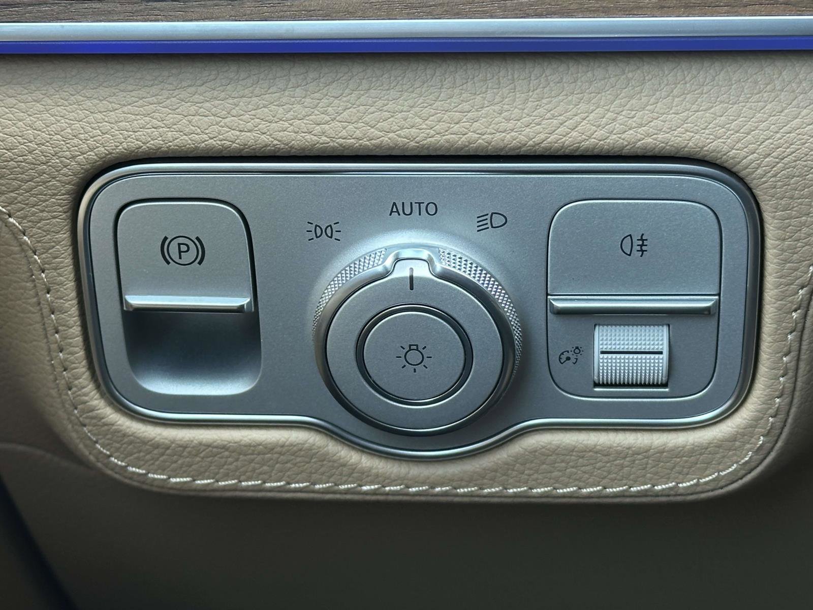 New 2026 Mercedes-Benz GLS 450 4MATIC image 18