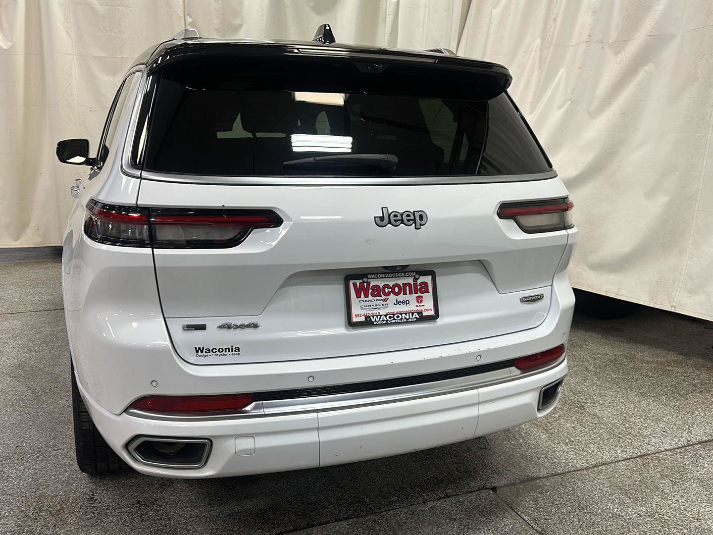 Certified 2023 Jeep Grand Cherokee L Summit AWD/4WD image 4