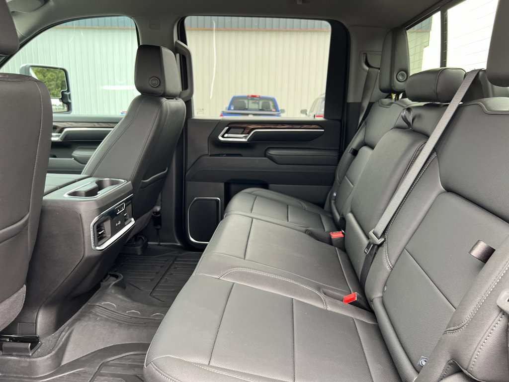 New 2025 GMC Sierra 3500 SLT w/ SLT Premium Package image 20
