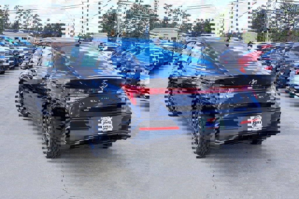 New 2026 Hyundai Elantra Limited w/ Cargo Package image 2