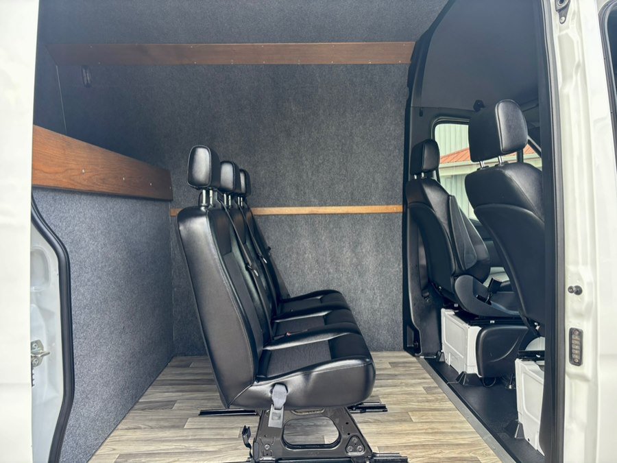 Used 2023 Mercedes-Benz Sprinter 3500 image 18