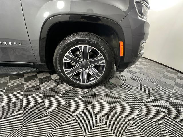 Certified 2024 Jeep Wagoneer L Series II w/ Flexible Seating Group AWD/4WD image 4
