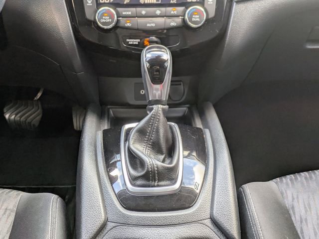 Used 2019 Nissan Rogue SV image 20