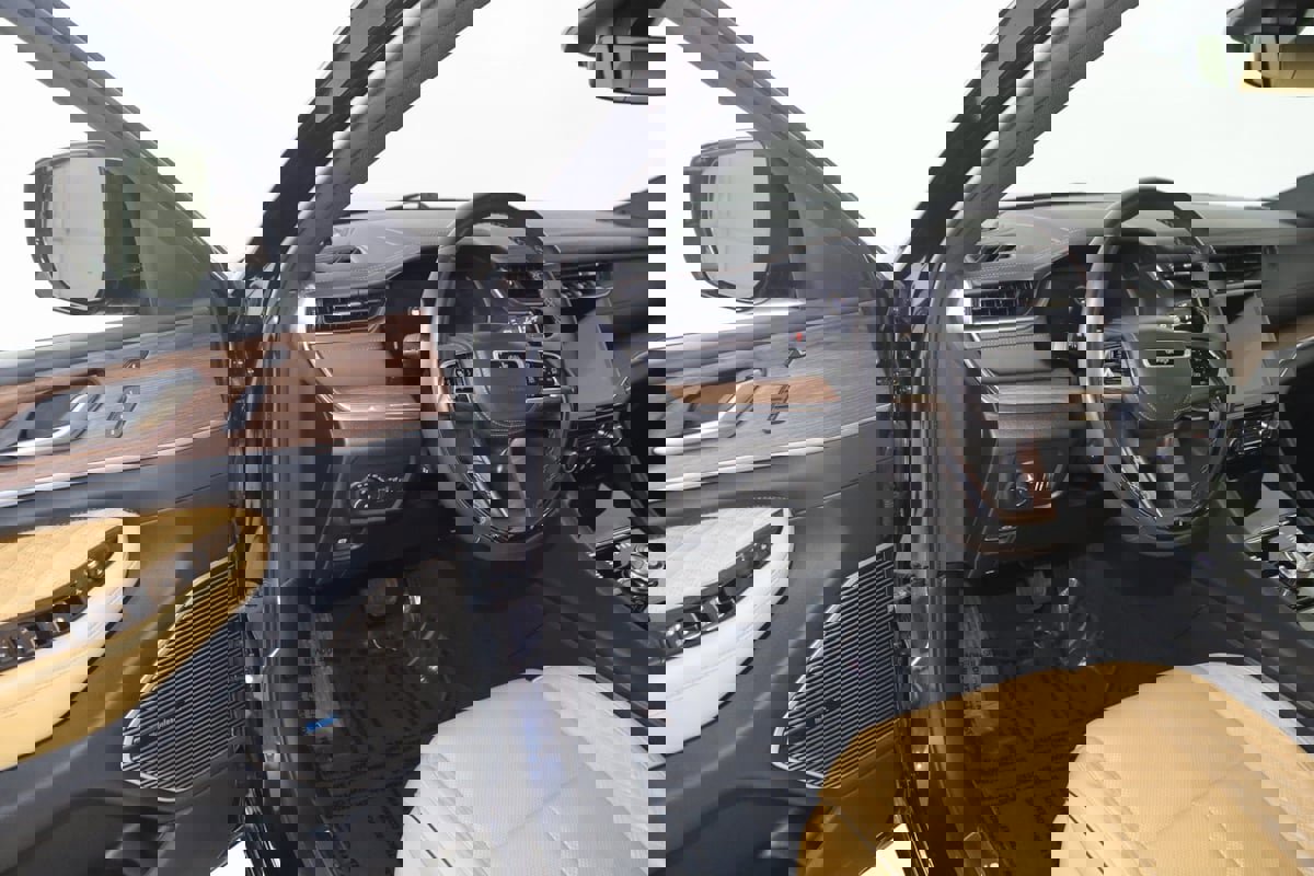 Used 2023 Jeep Grand Cherokee Summit w/ Luxury Tech Group V image 52