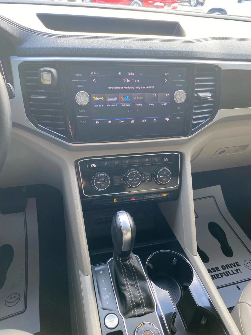 Used 2022 Volkswagen Atlas SE w/ Panoramic Sunroof Package image 17