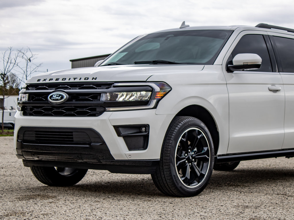 Used 2024 Ford Expedition Max Limited AWD/4WD image 18