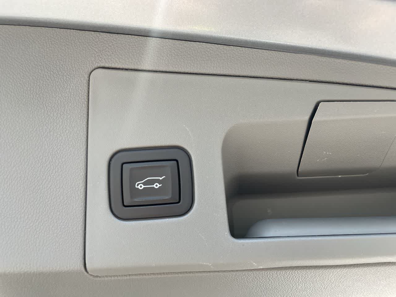 Certified 2024 Cadillac XT5 Premium Luxury AWD/4WD image 18