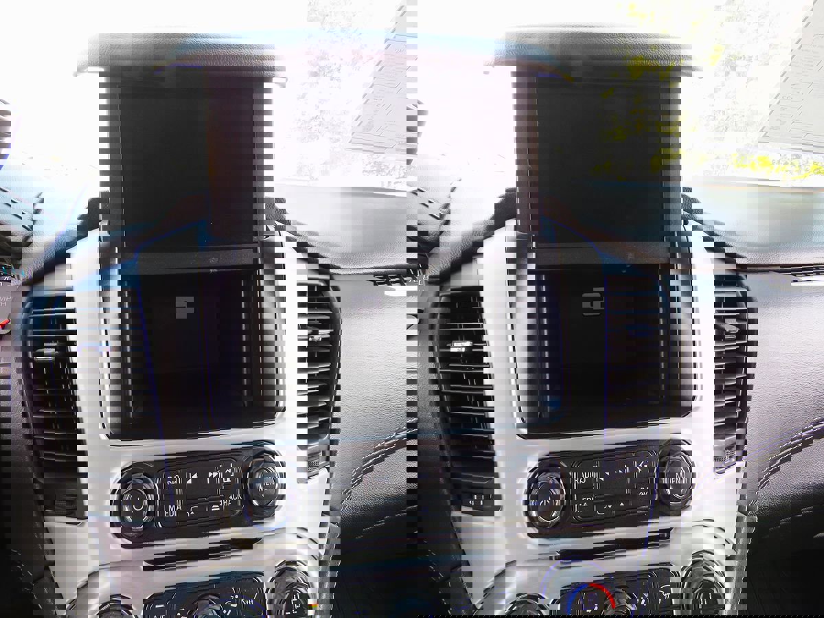 Used 2020 GMC Yukon XL SLE w/ Convenience Package image 28