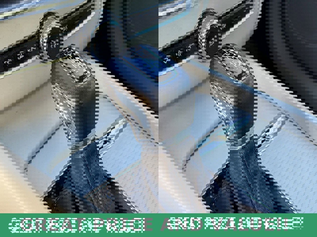 Used 2019 Volvo XC60 T5 Momentum image 21