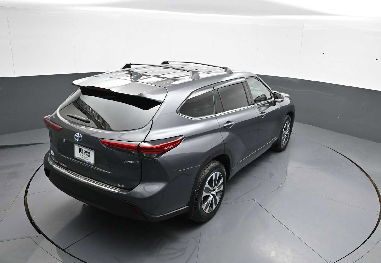 Used 2022 Toyota Highlander XLE AWD/4WD image 39