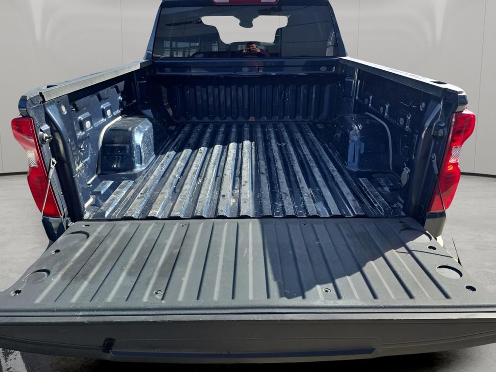 Used 2022 Chevrolet Silverado 1500 LT AWD/4WD image 29