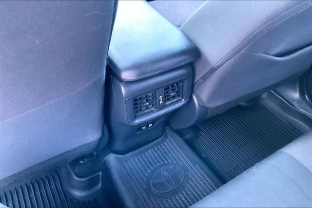 Used 2019 Toyota RAV4 XLE w/ Convenience Package FWD image 35