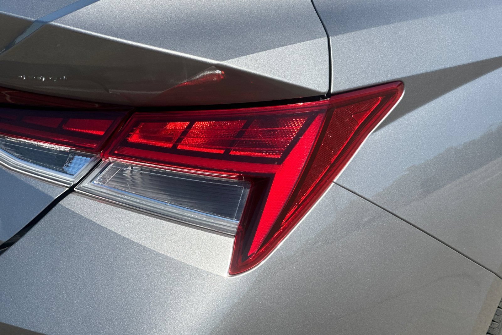 Used 2023 Hyundai Elantra Limited FWD image 49