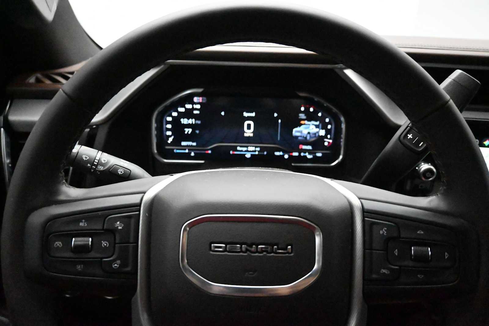 Used 2024 GMC Sierra 2500 Denali w/ Technology Package AWD/4WD image 10