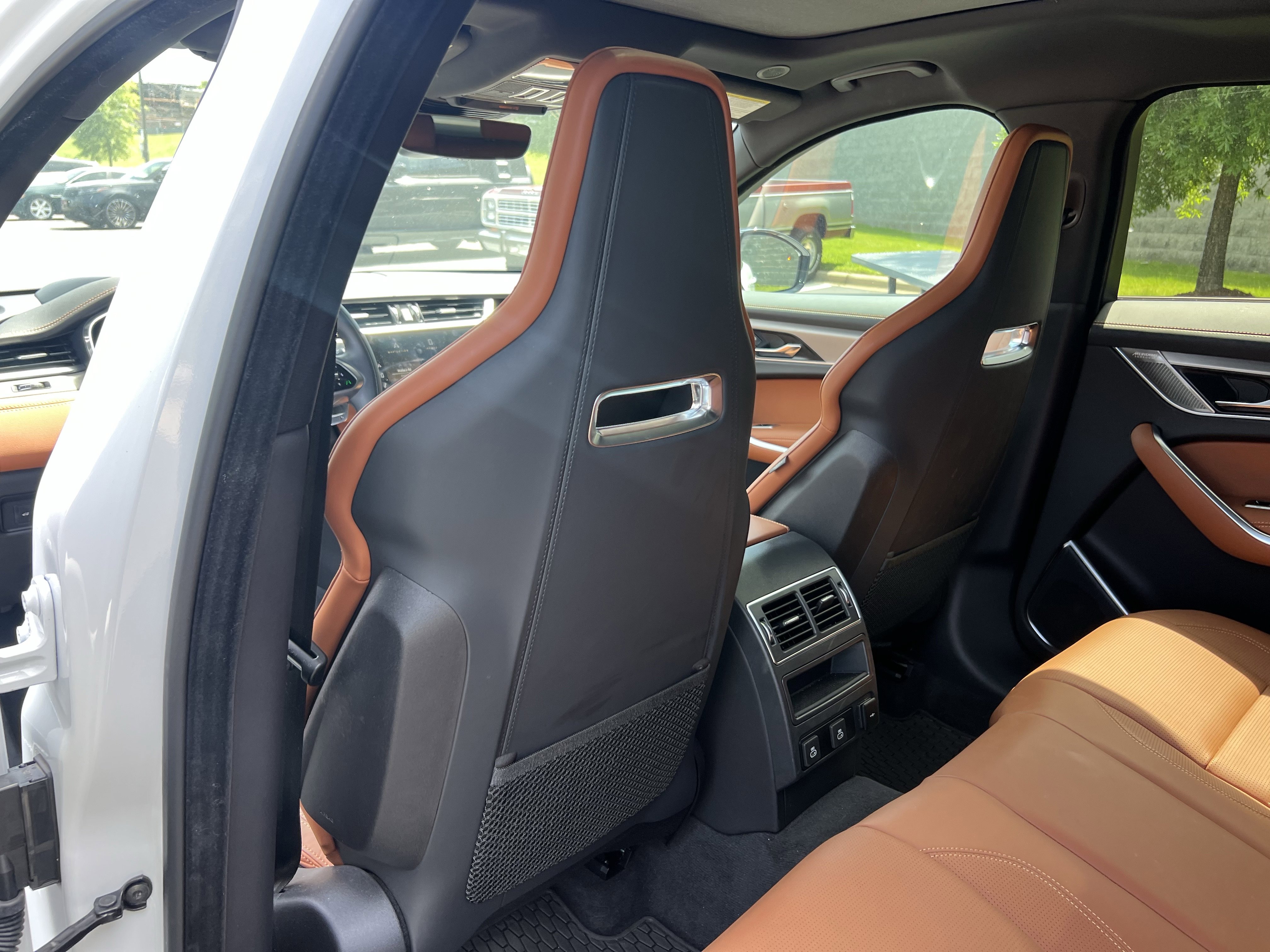 Used 2026 Jaguar F-PACE R-Dynamic S AWD/4WD image 31