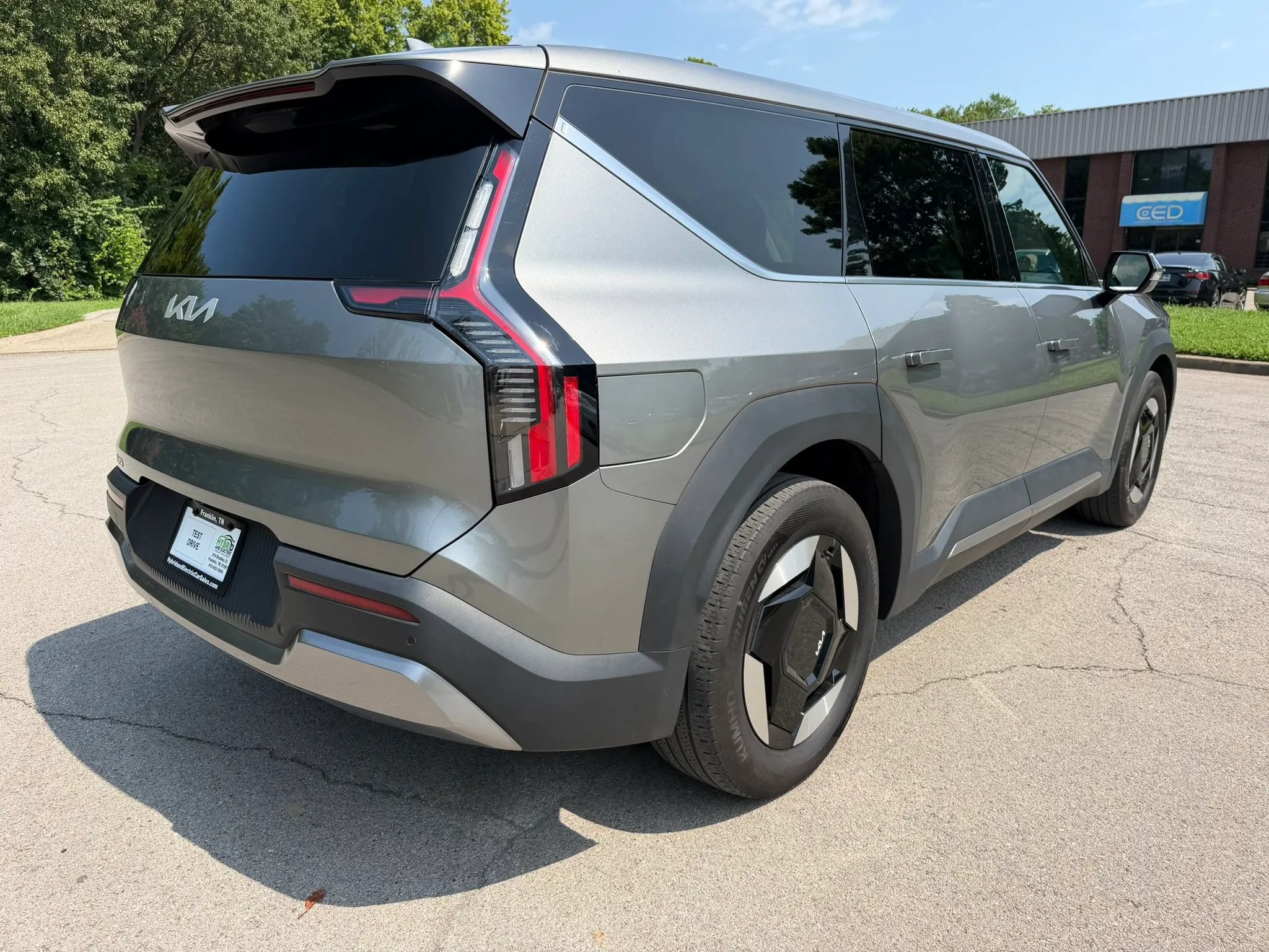 Used 2024 Kia EV9 Light Long Range RWD image 6