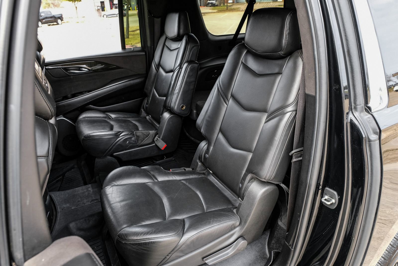 Used 2019 Cadillac Escalade ESV Platinum image 35