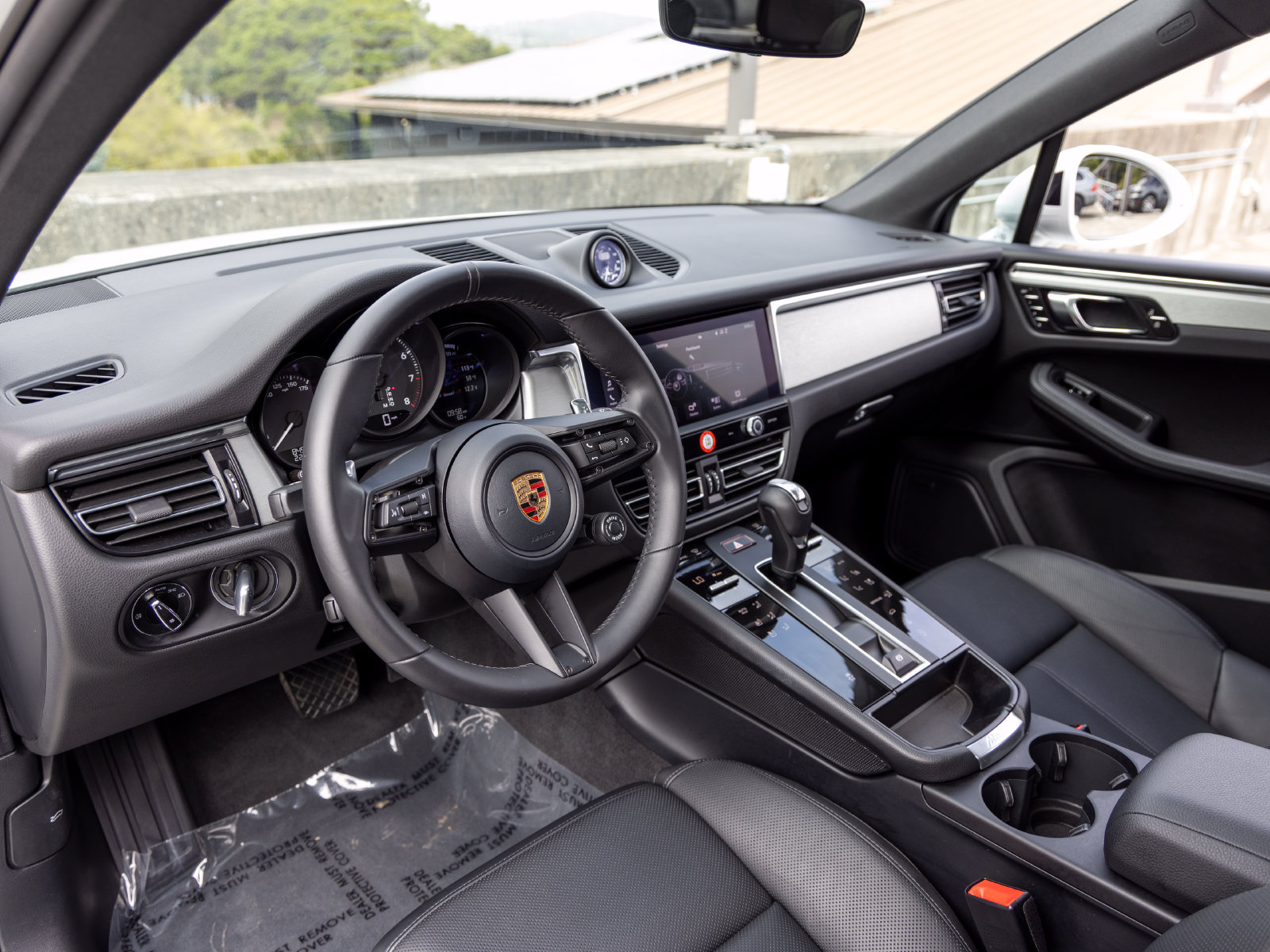 Used 2026 Porsche Macan AWD/4WD image 4