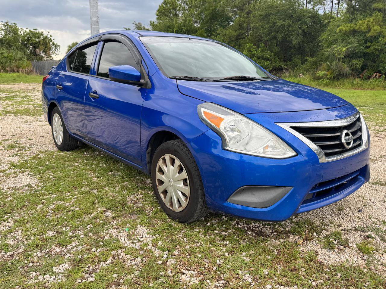 Used 2017 Nissan Versa S Plus FWD image 4