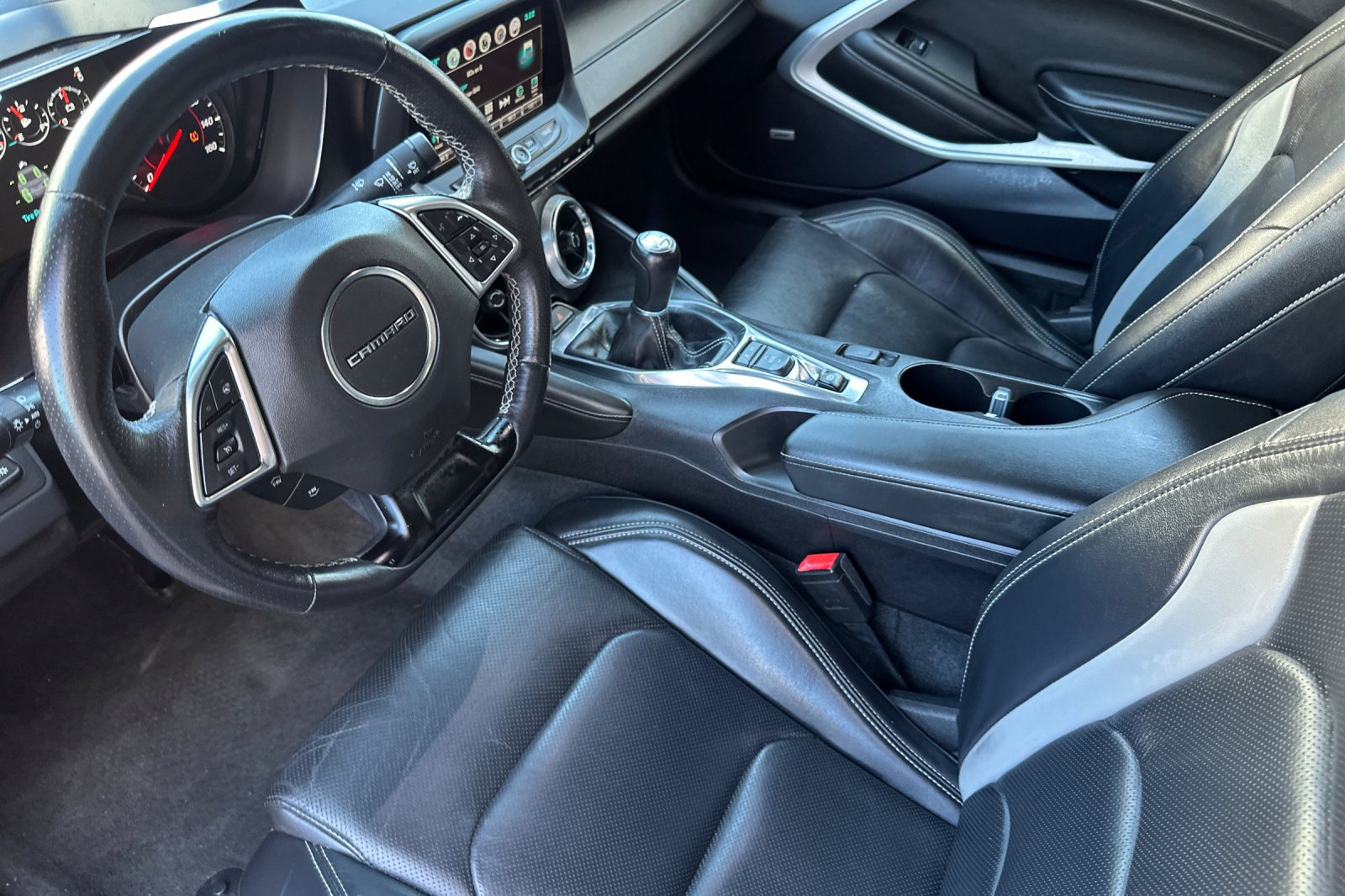 Used 2016 Chevrolet Camaro LT RWD image 10