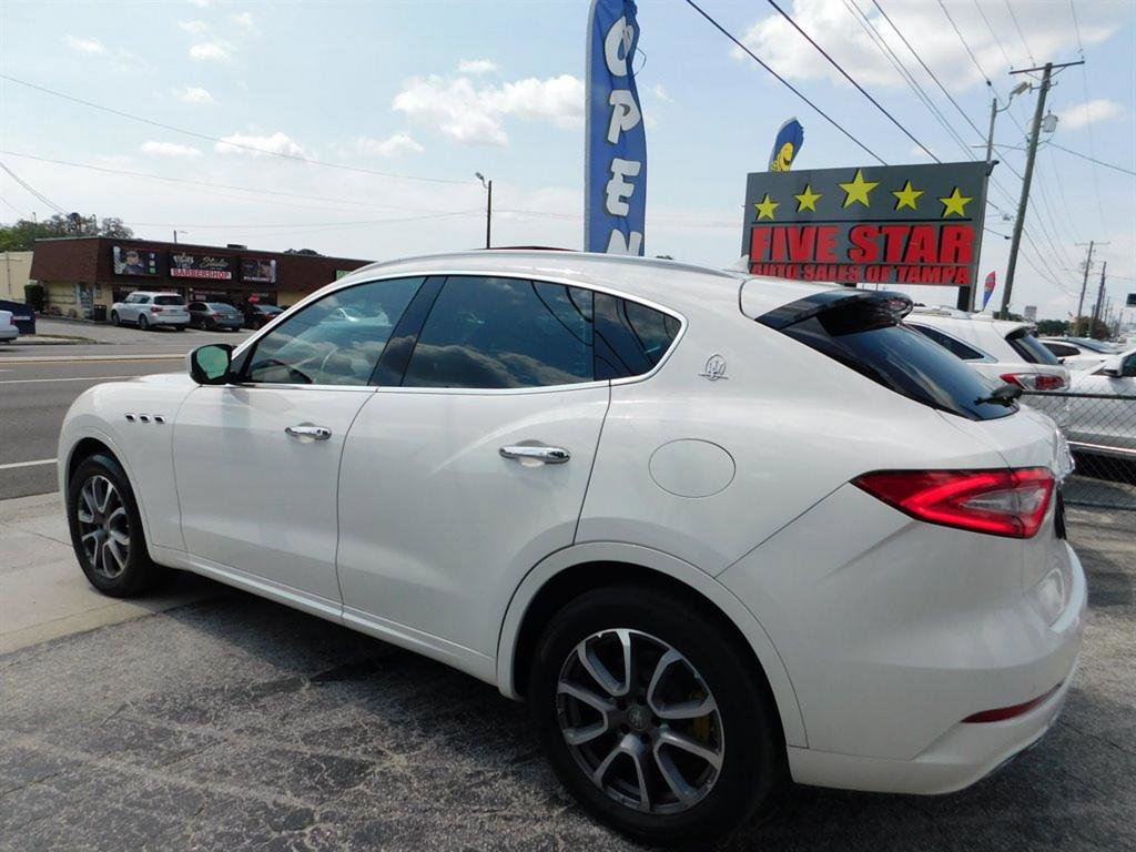 Used 2017 Maserati Levante w/ Luxury Package image 4
