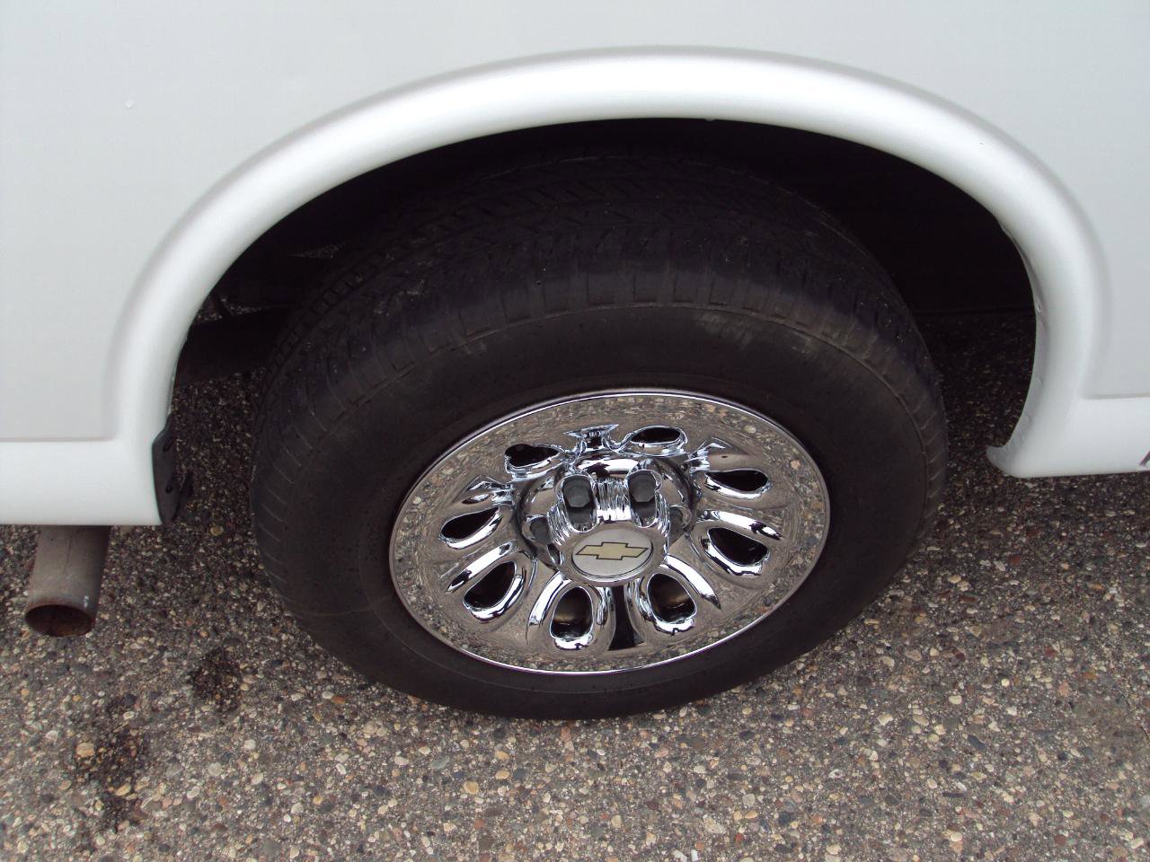 Used 2013 Chevrolet Express 1500 AWD image 30