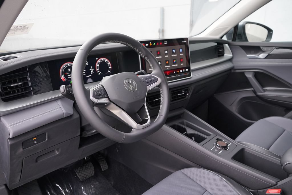 New 2026 Volkswagen Tiguan SE FWD image 15