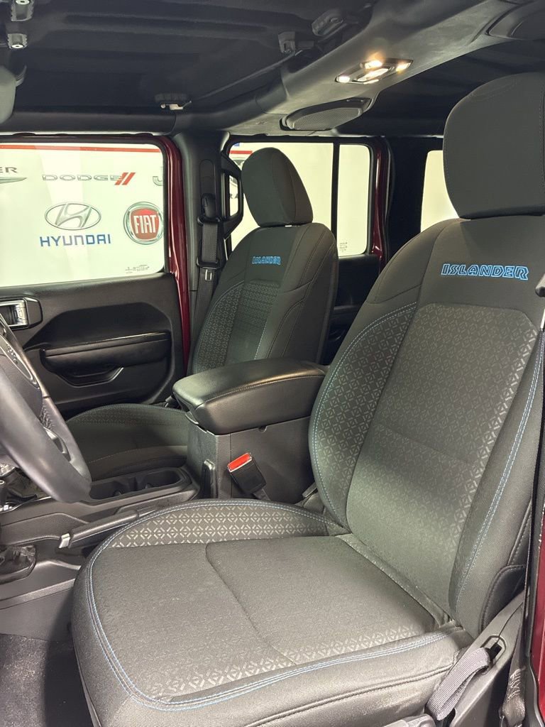Used 2021 Jeep Wrangler Unlimited Sport AWD/4WD image 10
