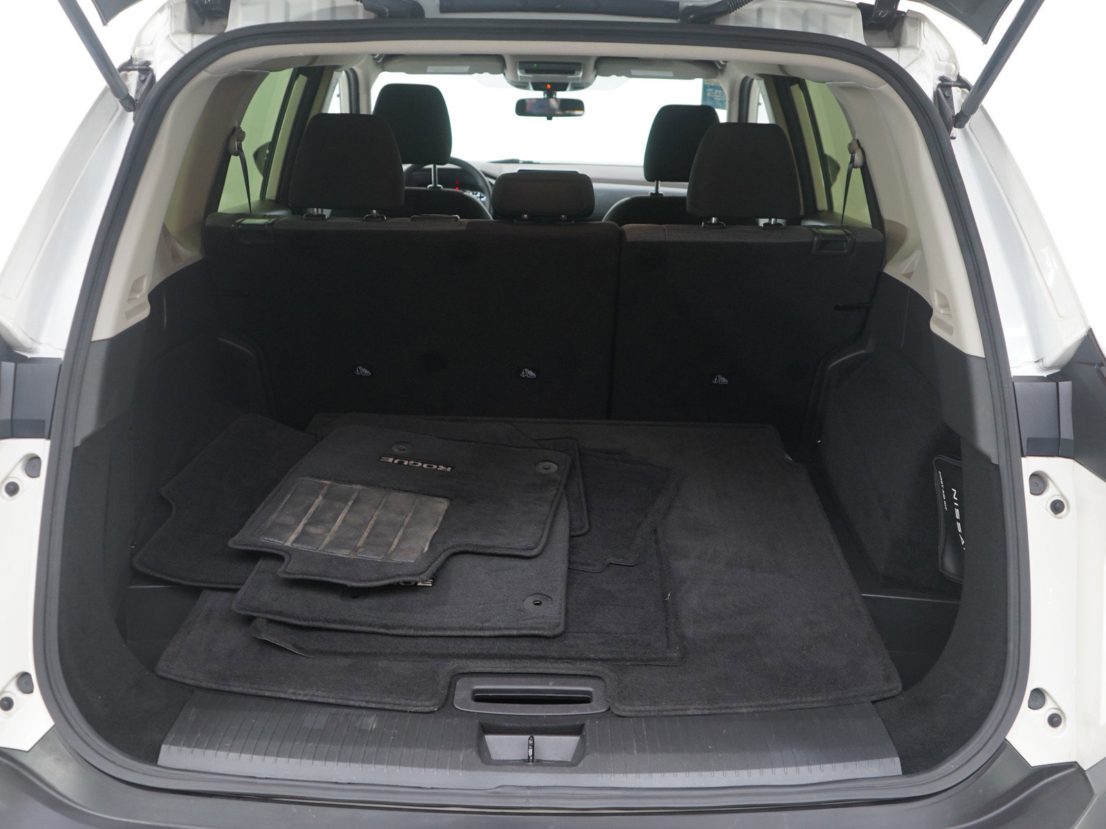 Used 2023 Nissan Rogue SV image 19