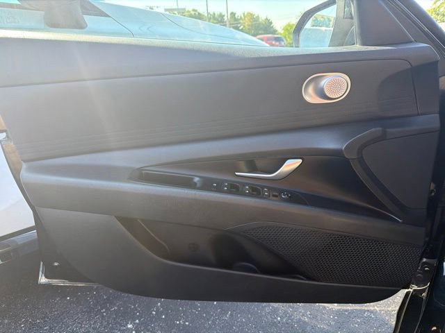 Used 2023 Hyundai Elantra SEL FWD image 12