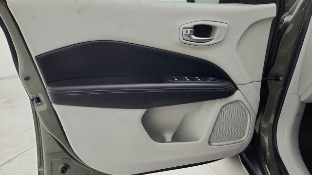Used 2019 Jeep Compass Latitude FWD image 45