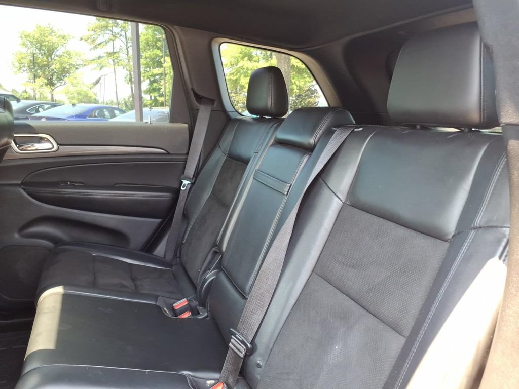 Used 2020 Jeep Grand Cherokee Altitude RWD image 12