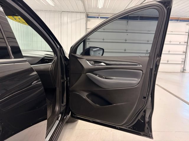 Used 2023 Buick Enclave Essence AWD/4WD image 12