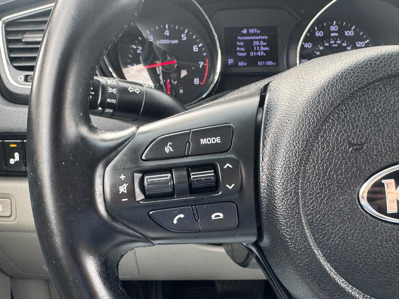 Used 2020 Kia Sedona EX image 21