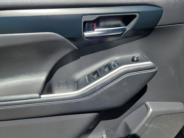 Certified 2020 Toyota Highlander XLE AWD/4WD image 13