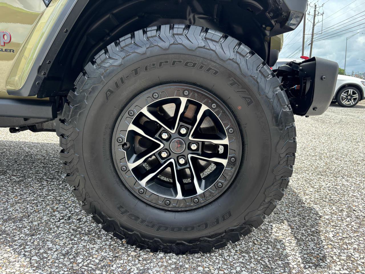 Used 2025 Jeep Wrangler Unlimited Rubicon AWD/4WD image 35