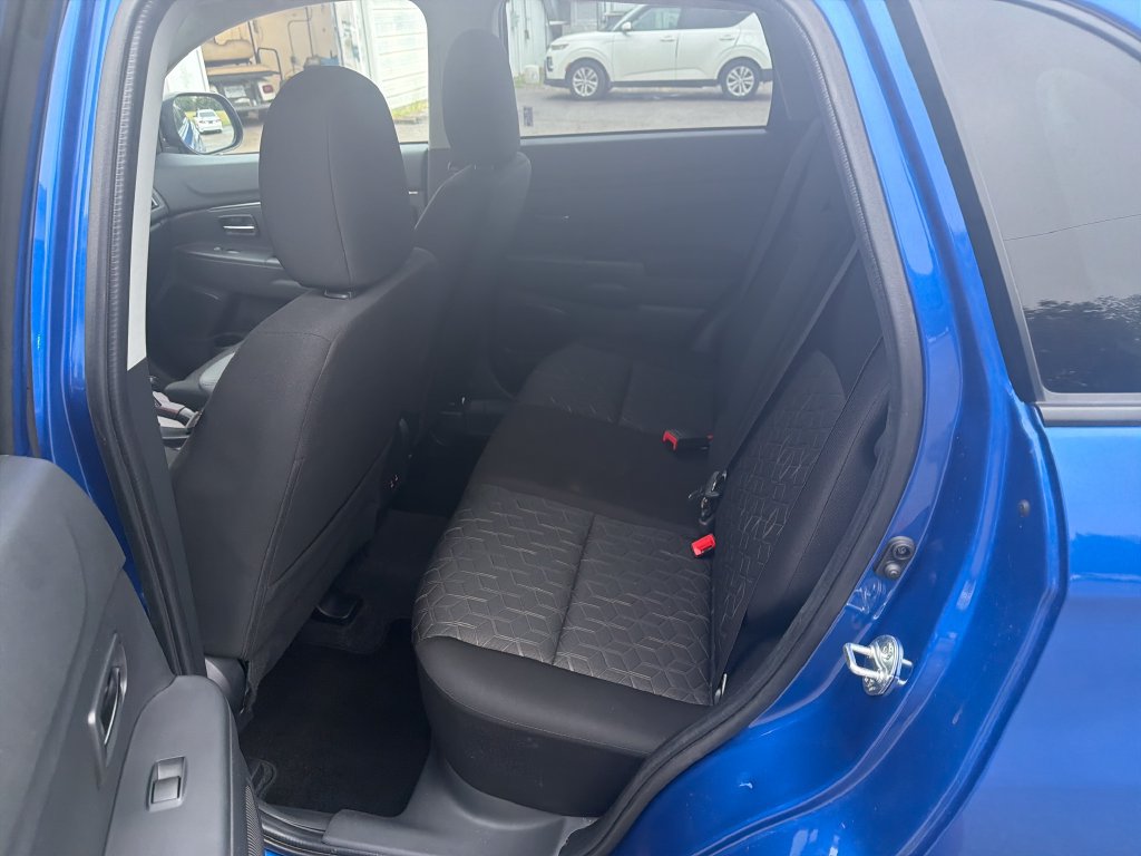 Used 2026 Mitsubishi Outlander Sport LE AWD/4WD image 14