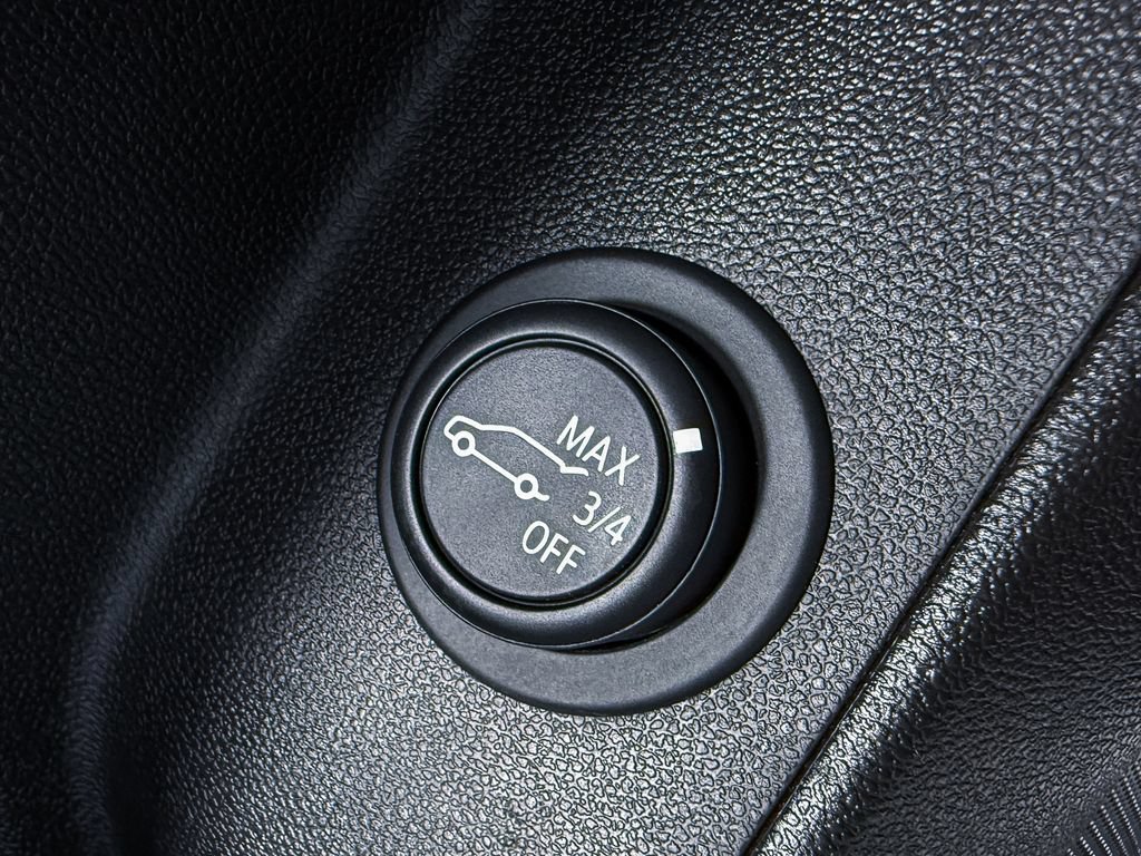 Used 2020 Chevrolet Equinox LT AWD/4WD image 32