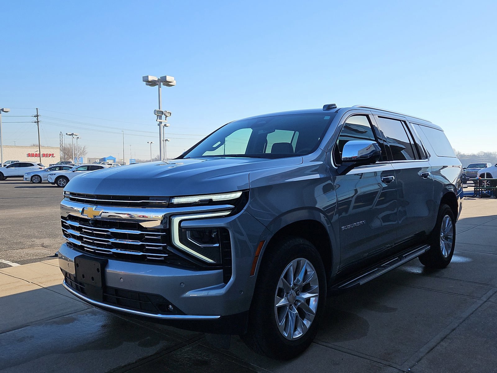 Used 2025 Chevrolet Suburban Premier AWD/4WD image 2
