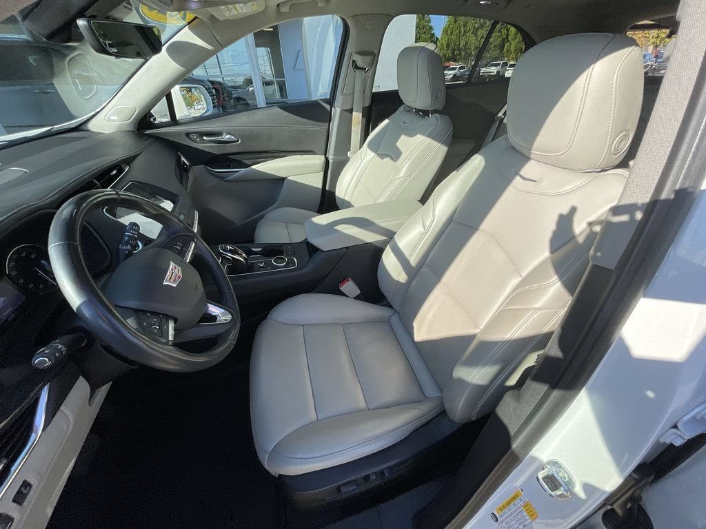 Used 2020 Cadillac XT4 Premium Luxury w/ Enhanced Visibility Package FWD image 19