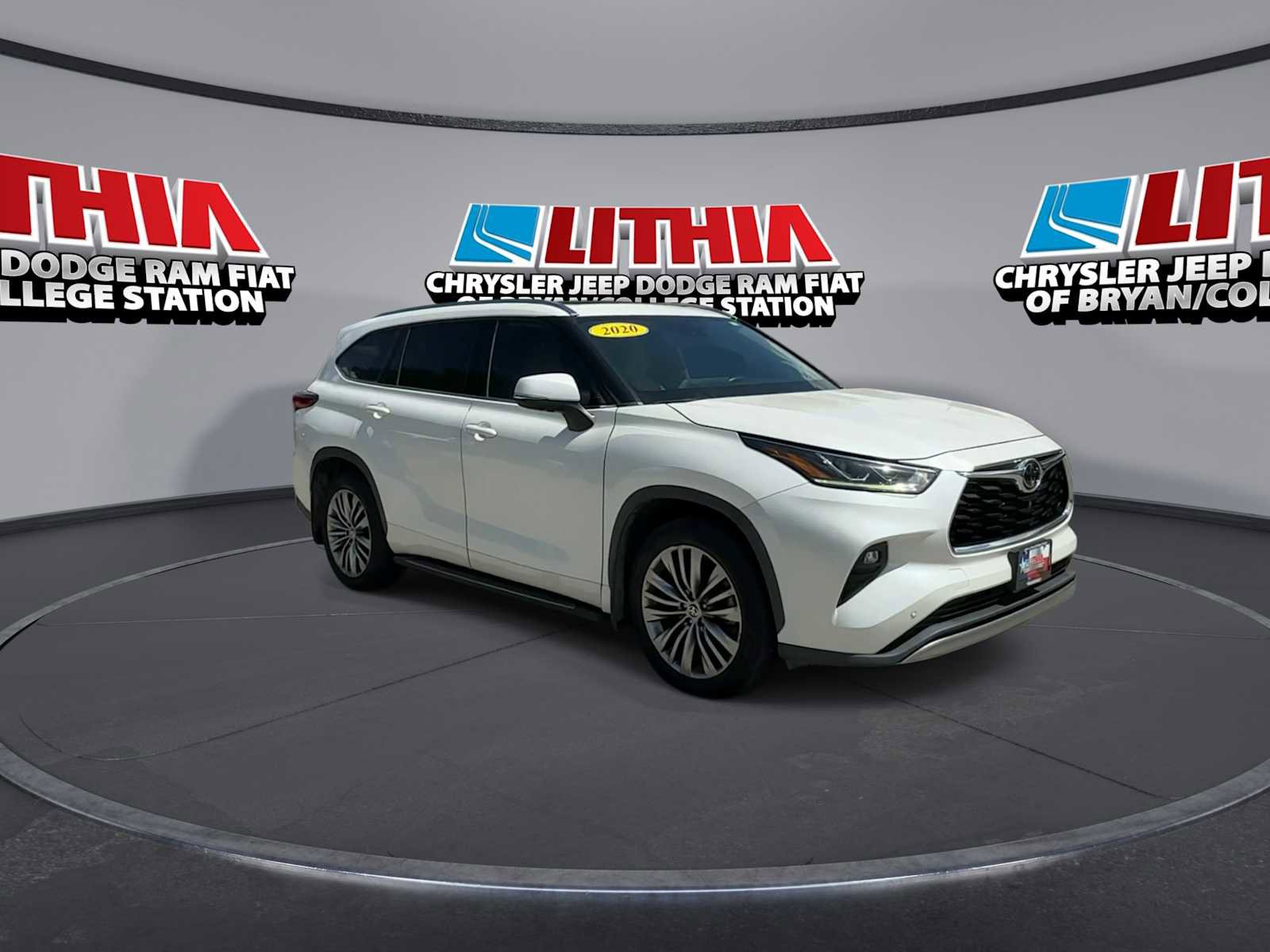 Used 2020 Toyota Highlander Platinum image 2