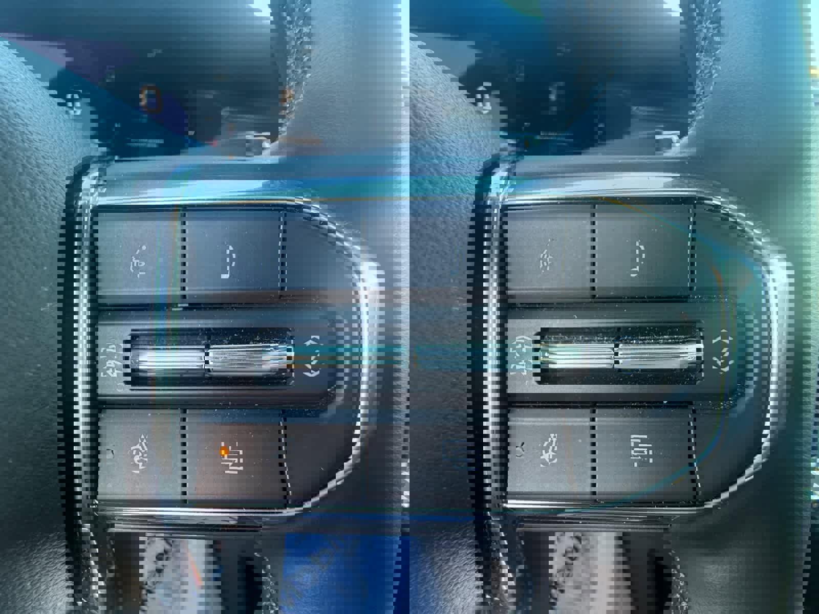 Used 2025 GMC Acadia Elevation image 23