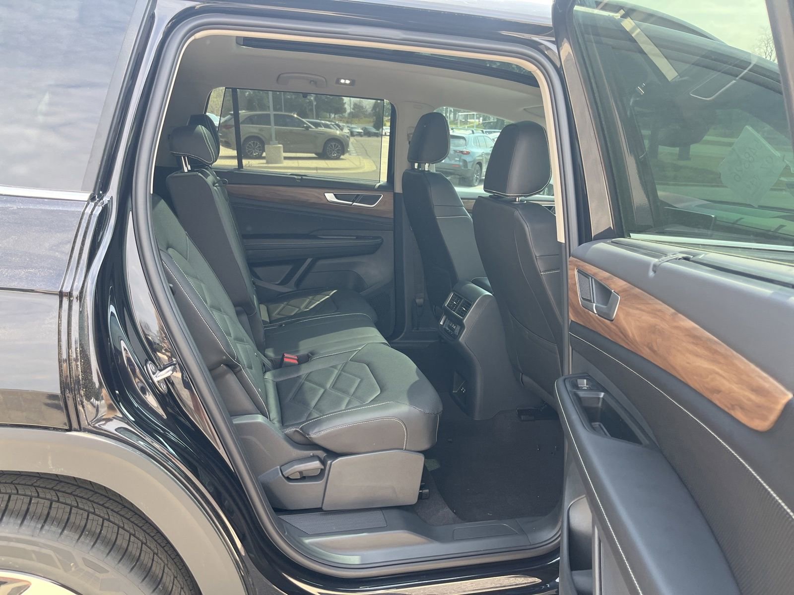 New 2026 Volkswagen Atlas SE image 30